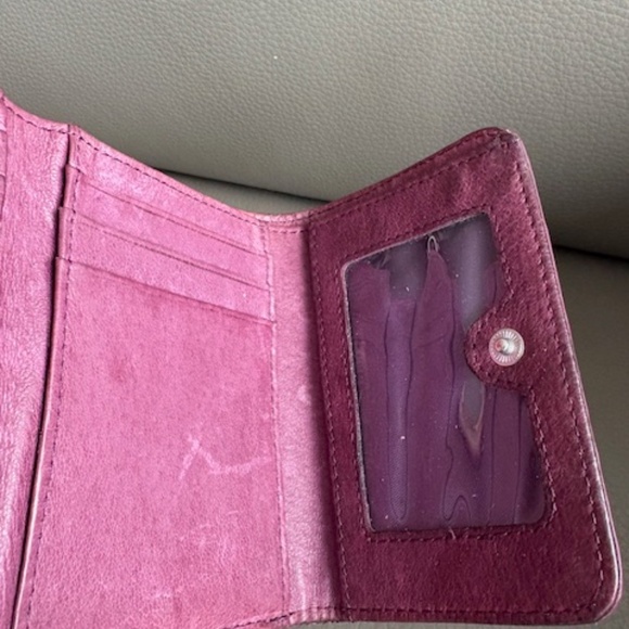 LIEBESKIND Berlin small small wallet embossed metallic burgundy red purple hue - Picture 13 of 16